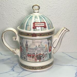 London Horseguards James Sadler British Teapot Made in England